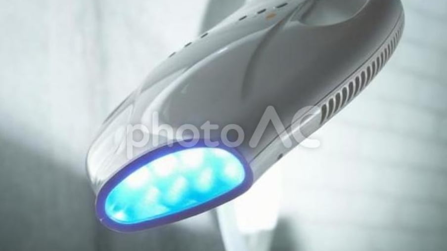 歯科医院でオフィスホワイトニングを行う際に使われる照射機器